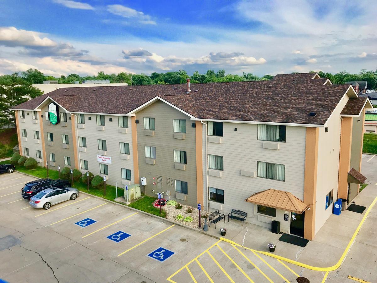 The Quincy Inn & Suites Exterior photo